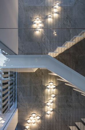 Lampa wewnętrzna, ścienna Vibia Fold Surface 