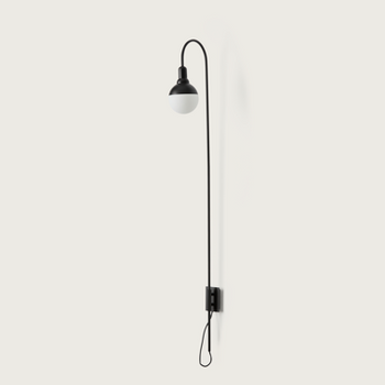 Lampa wewnętrzna, ścienna Aromas Helmet curve