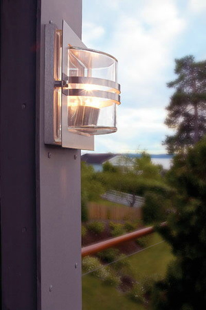 Lampa zewnętrzna, elewacyjna Berno 650, czarny
