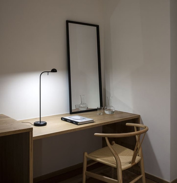 Lampa wewnętrzna, stojąca Vibia Pin 1650