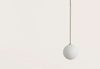 Lampa wewnętrzna, wisząca Aromas Ball, mosiądz