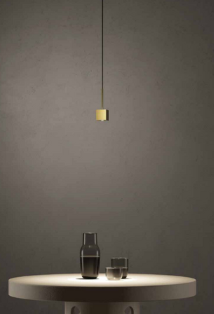 Lampa wewnętrzna, wisząca Zava Mark k. złoty 3000K, ekspozycja