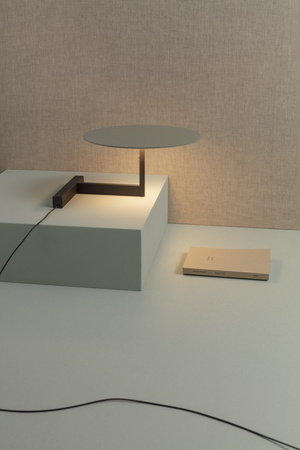 Lampa wewnętrzna, stojąca Vibia Flat 5965